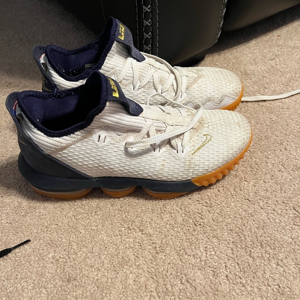 Used Lebron 16 size 8 no box